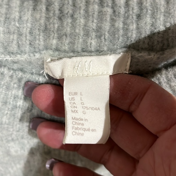 H&M Light Green Oversized Sweater Large - Picture 3 of 9